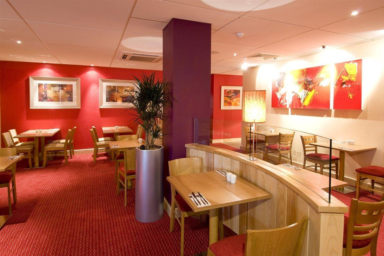 Premier Inn Sheffield City Centre Exterior photo