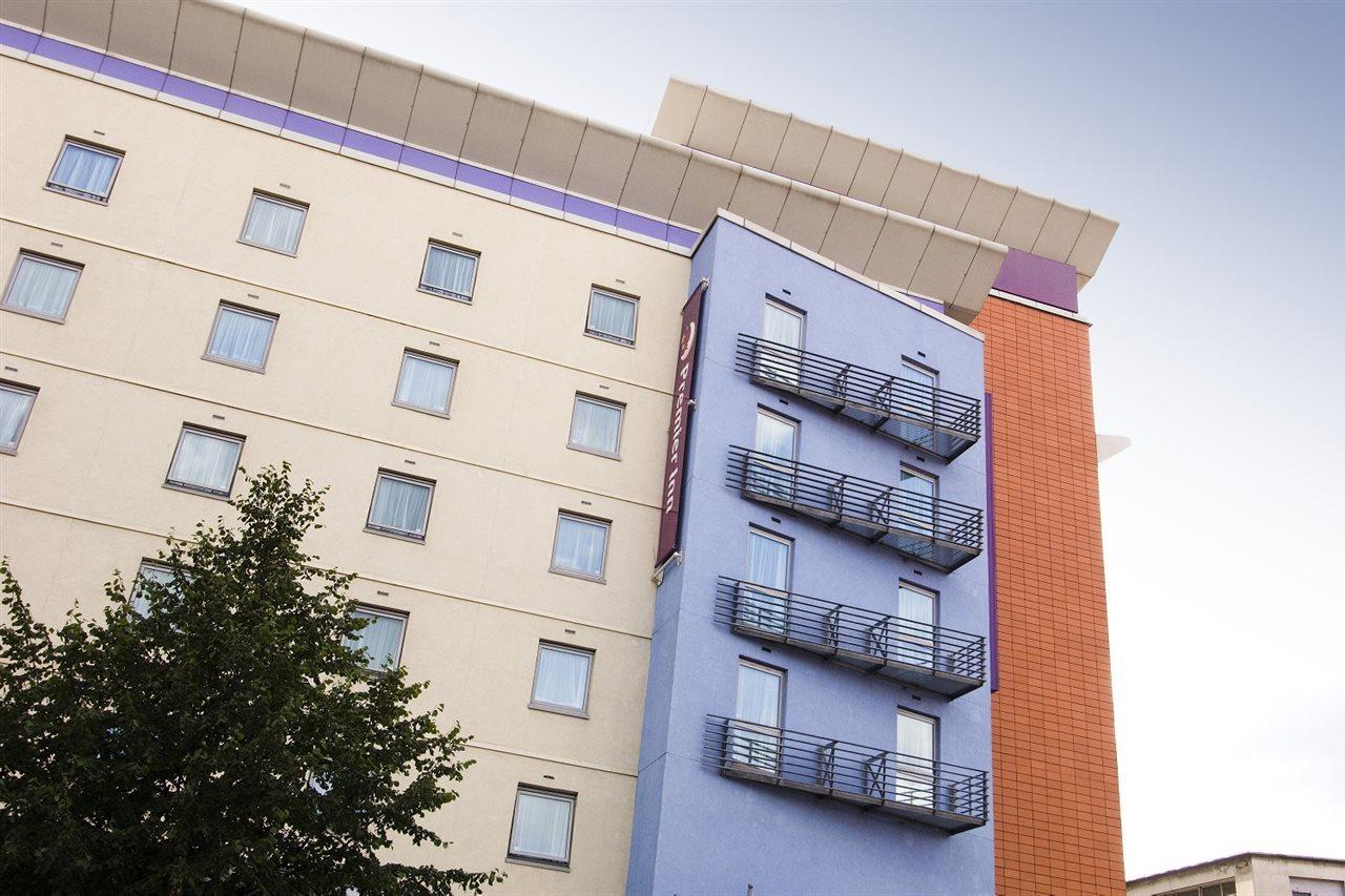 Premier Inn Sheffield City Centre Exterior photo