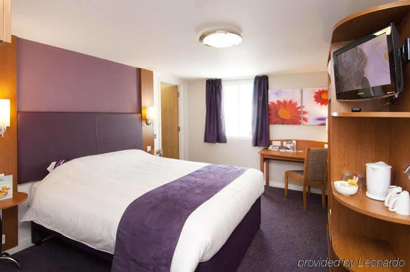 Premier Inn Sheffield City Centre Exterior photo